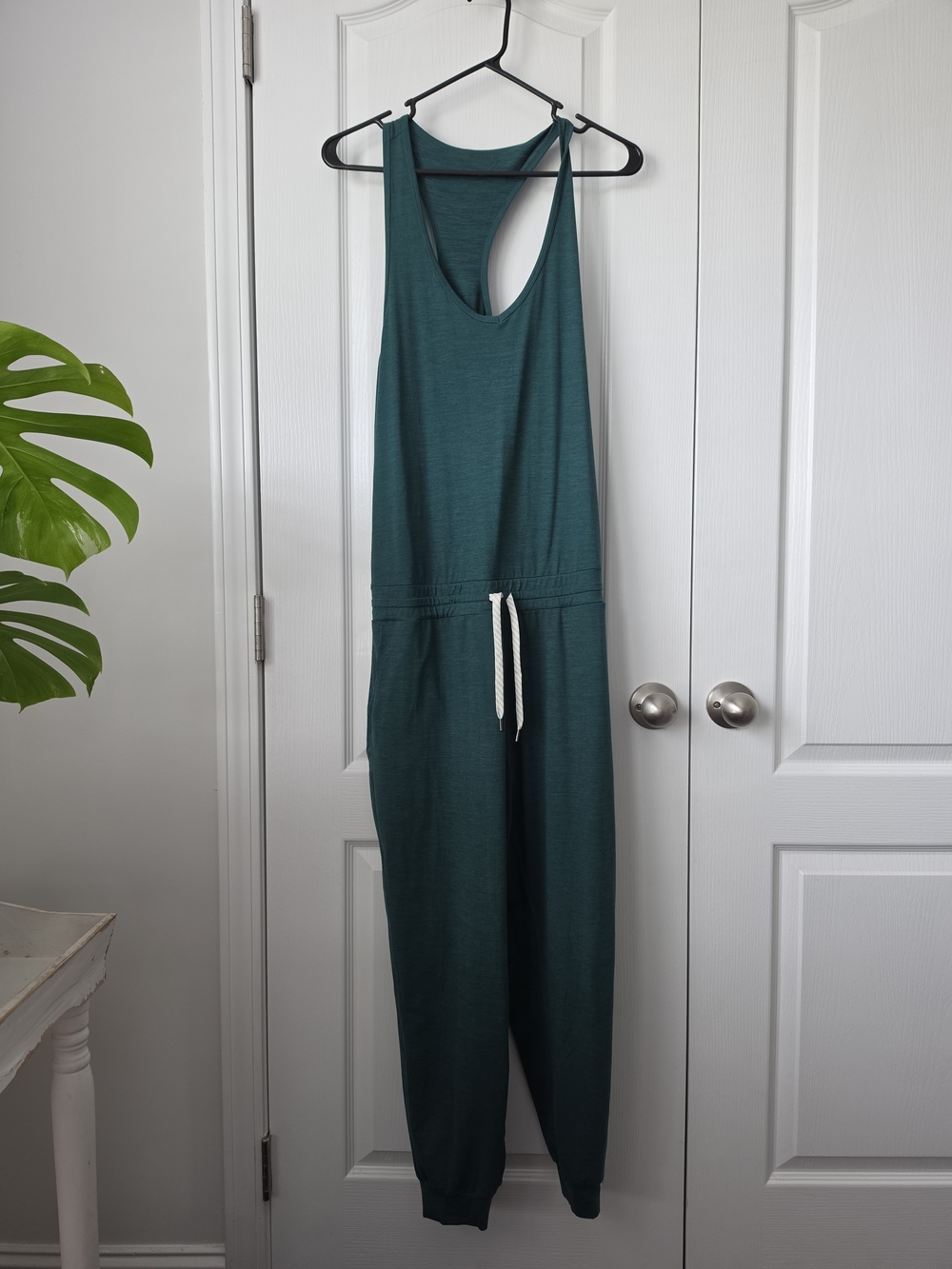 Vuori Sleeveless Drawstring Jumpsuit in Teal Racerback Size Large